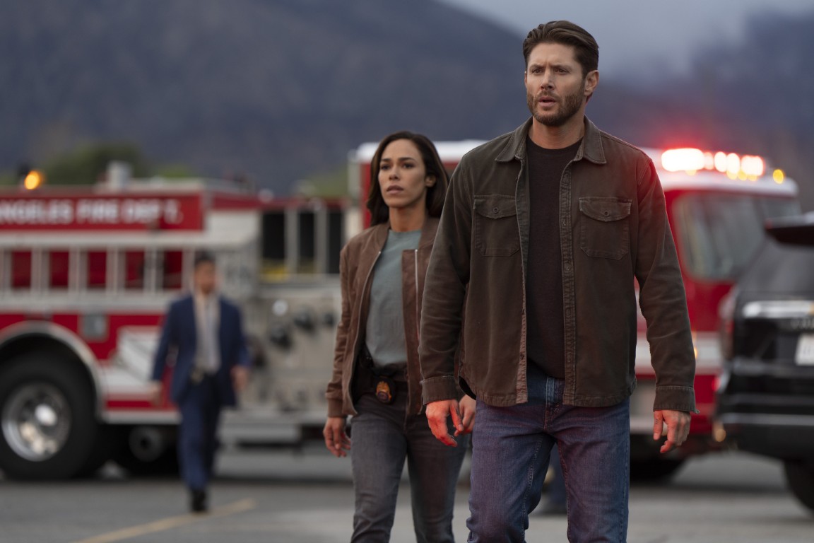 Amber_Oliveras_Jessica_Camacho_and_Mark_Meachum_Jensen_Ackles_in_COUNTDOWN-Photo-ELIZABETH_MORRIS_30.jpeg